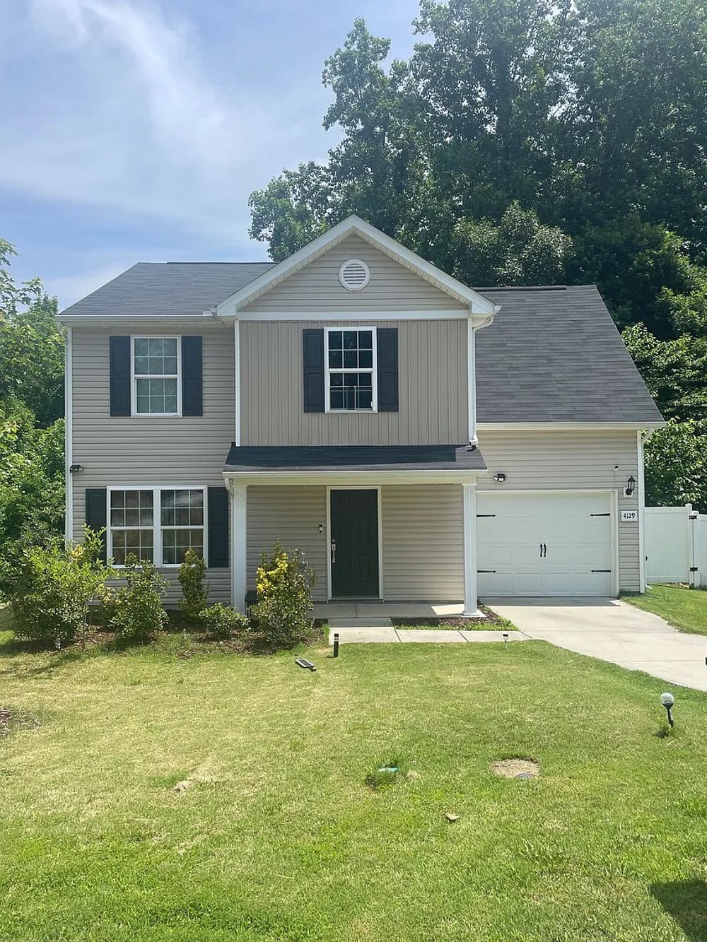 Meredith Woods Ln, Winston-Salem 27107 on Alcove