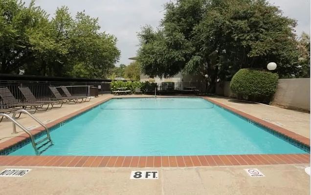 Coker St listing photo