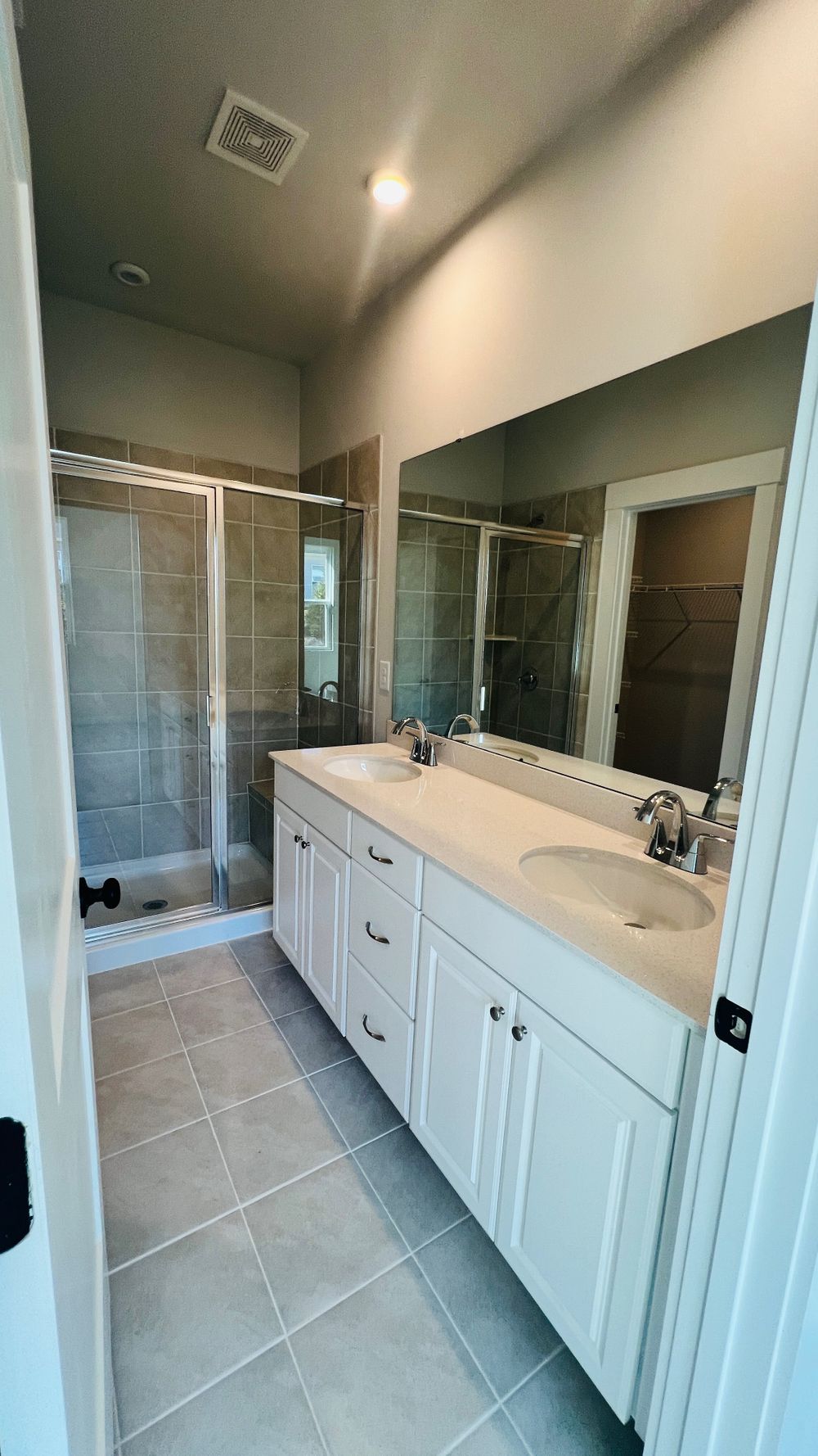 Co-living rooms at Munsing Dr, Charlotte NC 28269 on Alcove