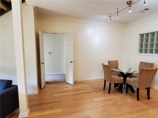 17th St Nw listing photo