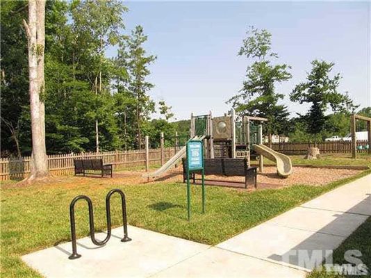 Philip's Square listing photo