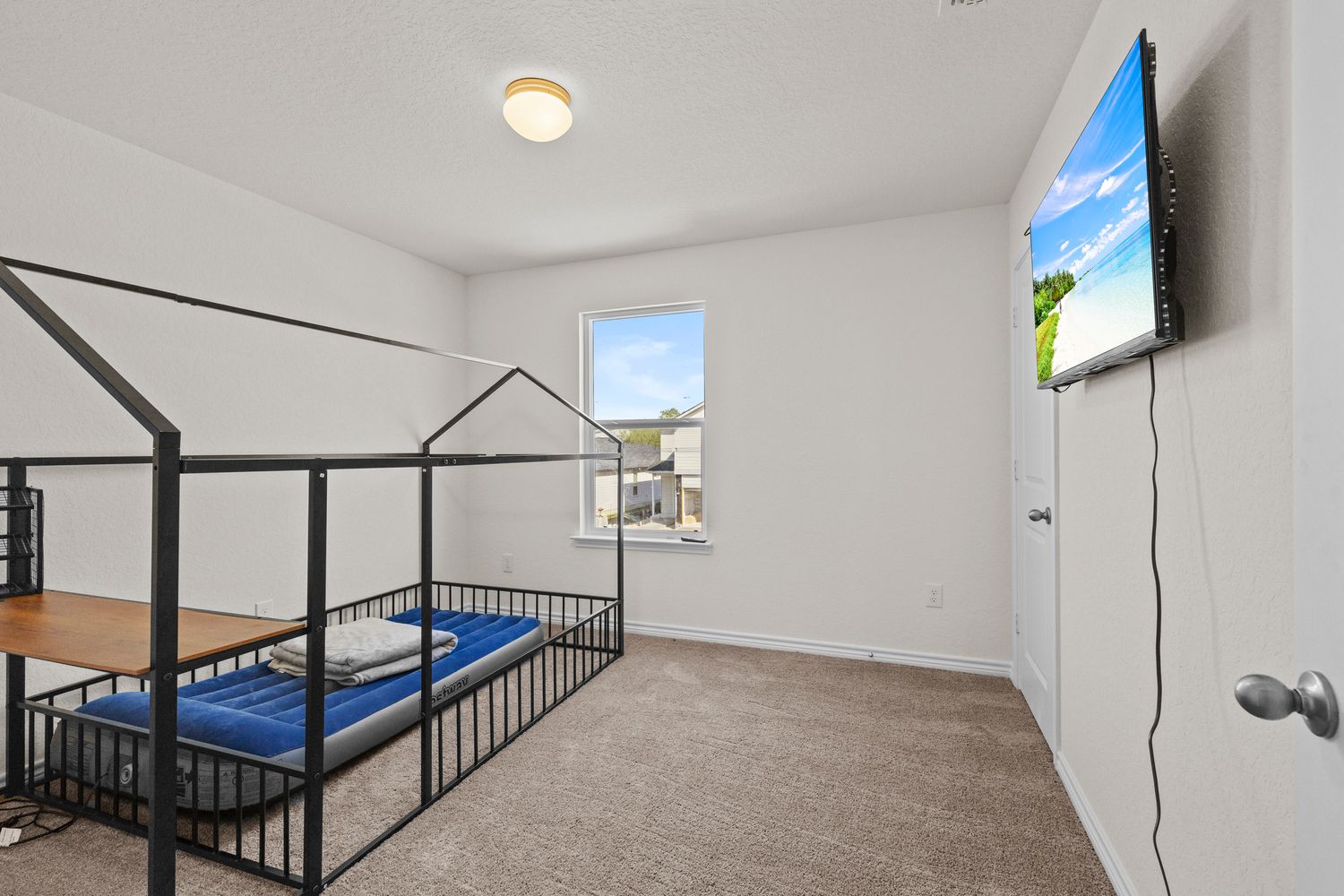 Co-living rooms at Pico Pico St, San Antonio TX 78222 on Alcove