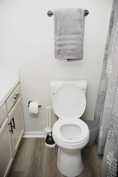 Forest View Dr listing photo