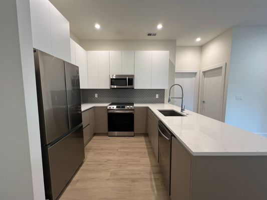 Custer Ave Se listing photo