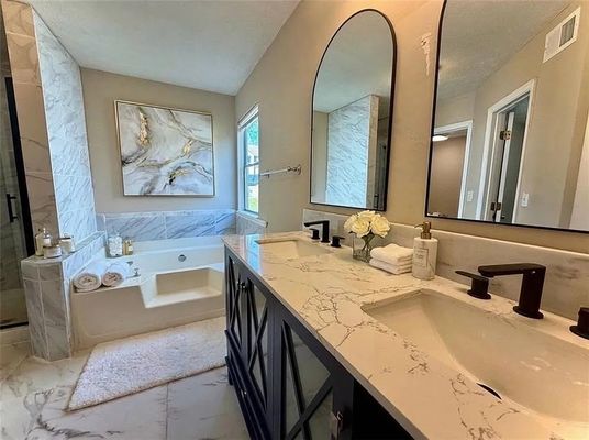 Windsor Downs Ln listing photo