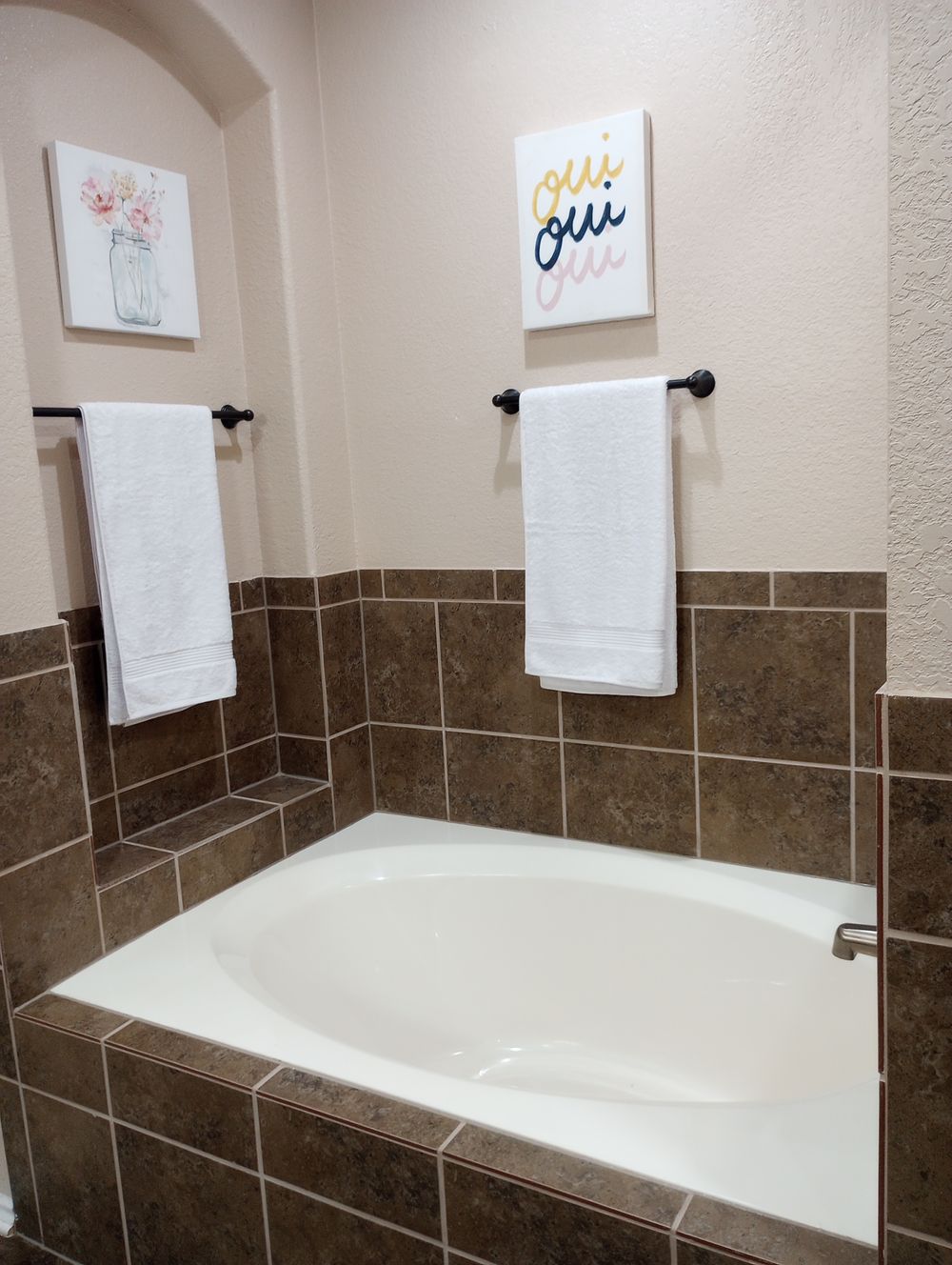 Co-living rooms at Arabian King, Converse TX 78109 on Alcove