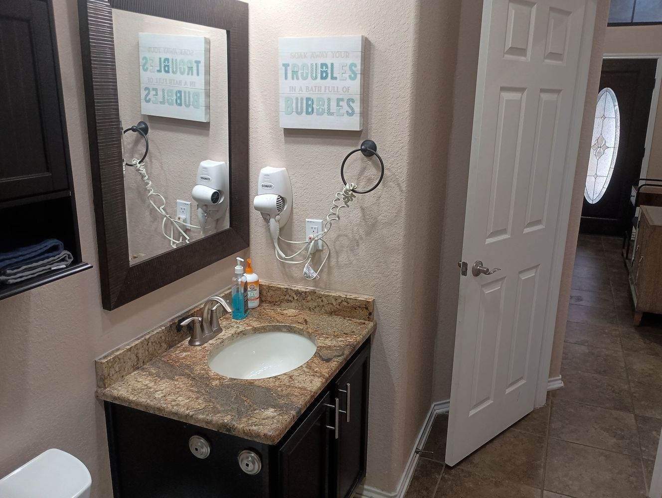 Co-living rooms at Arabian King, Converse TX 78109 on Alcove