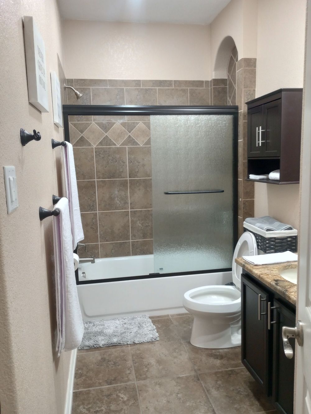Co-living rooms at Arabian King, Converse TX 78109 on Alcove