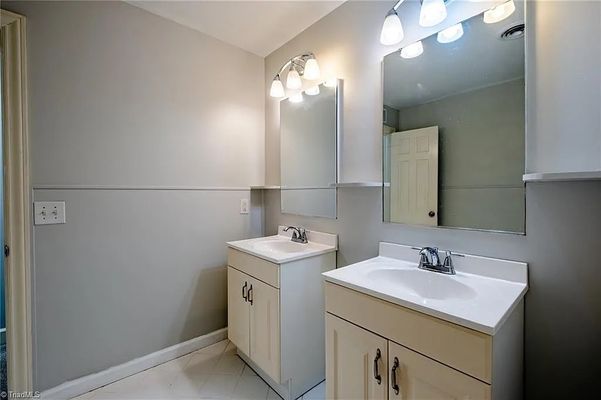Kinnamon Rd listing photo