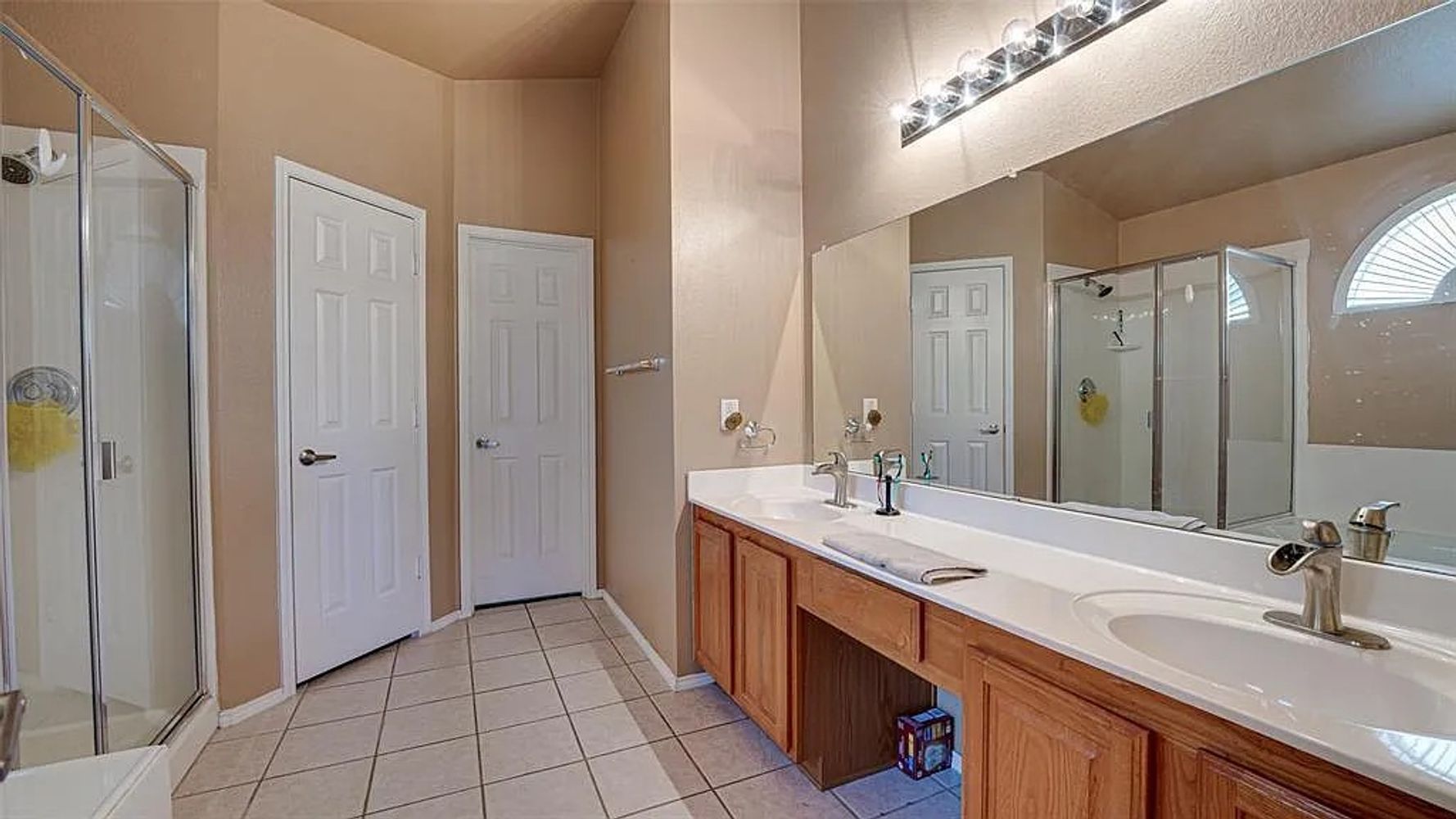 Co-living rooms at Winterberry Ln, Little Elm TX 75068 on Alcove