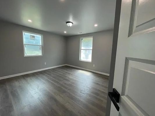 Benton St Nw listing photo