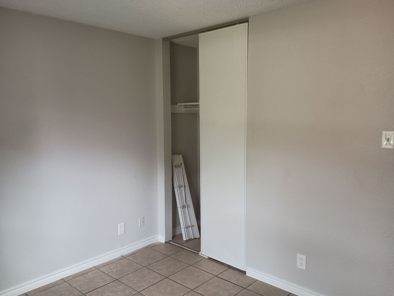 Co-living rooms at Bounty Dr, San Antonio TX 78245 on Alcove