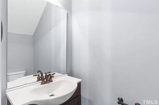 Pineland Cir, Raleigh, NC listing photo