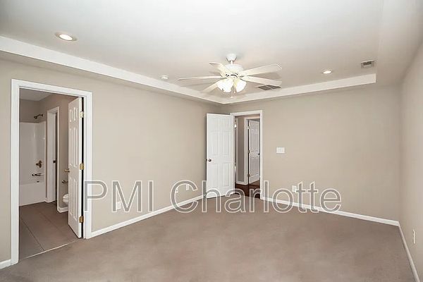 S Ridge Ave listing photo