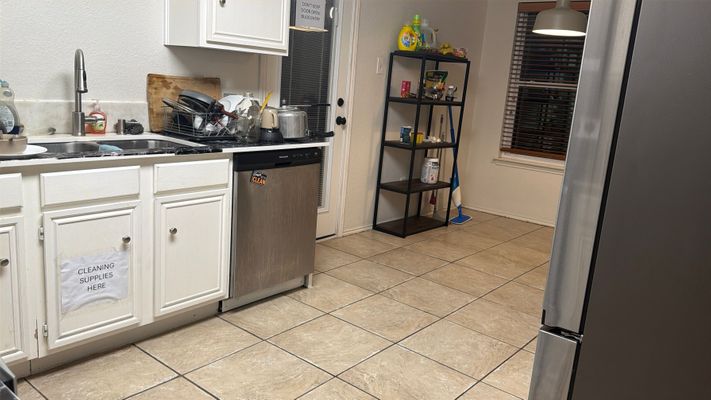 Bandera St listing photo