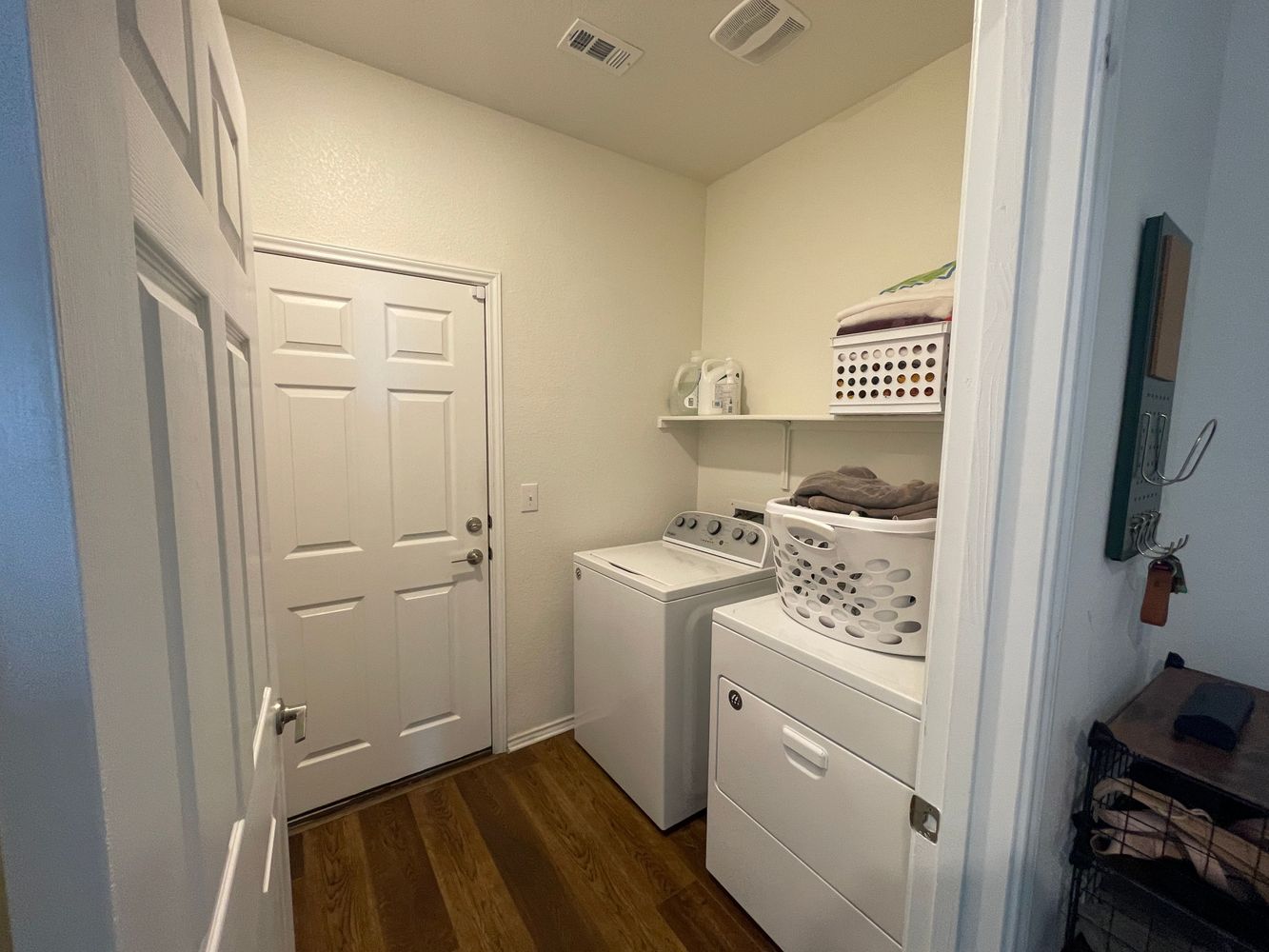 Conestoga Wagon Way, Del Valle TX 78617 on Alcove