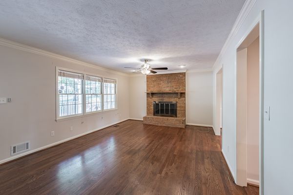 Old Mabry Pl listing photo