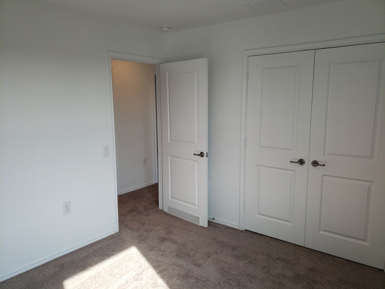 Co-living rooms at Janzen Rd, San Antonio TX 78221 on Alcove
