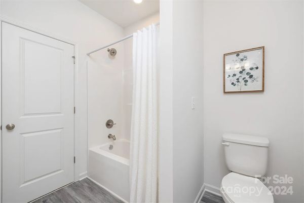 Oakwood Rd, Charlotte, NC listing photo