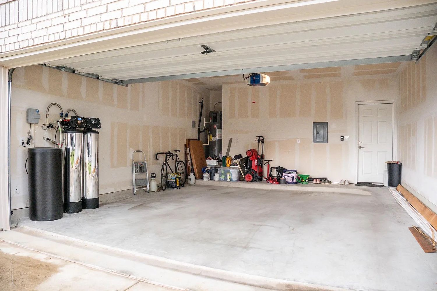 Conestoga Wagon Way, Del Valle TX 78617 on Alcove