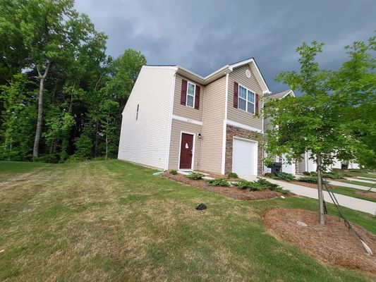 Guildford Hill Ln, Charlotte, NC listing photo