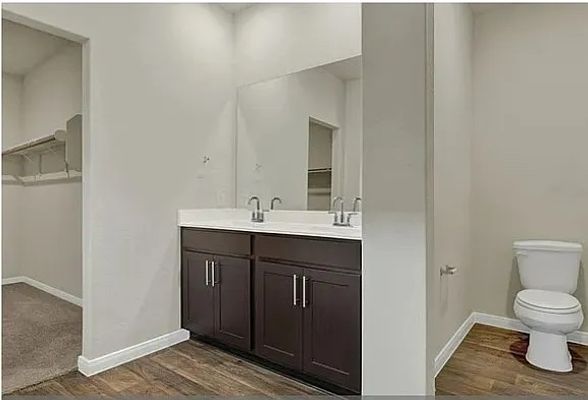 Bethpage Dr listing photo