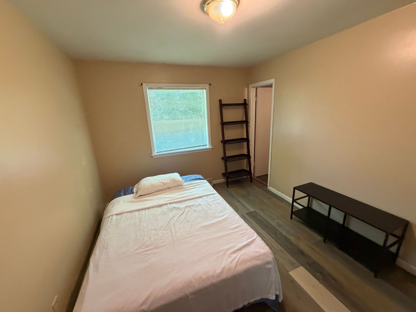 Co-living rooms at Longleaf Dr, Charlotte NC 28210 on Alcove