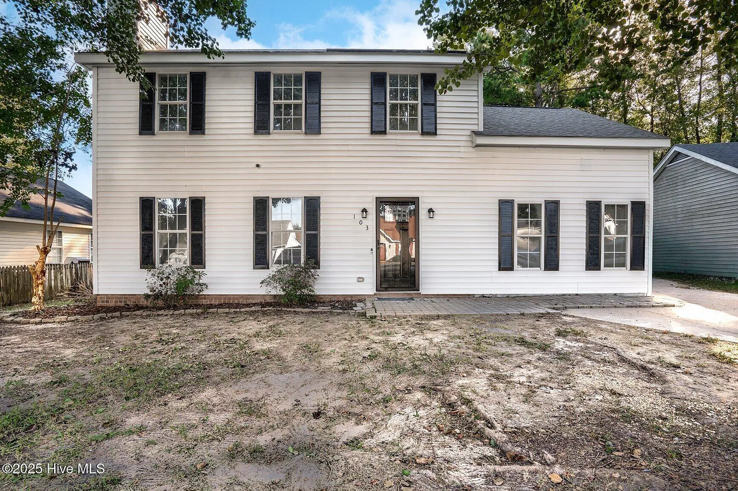 Sara Dr, Nashville 27856 on Alcove