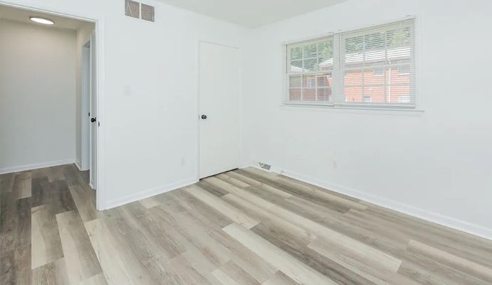 Greenbriar Rd listing photo