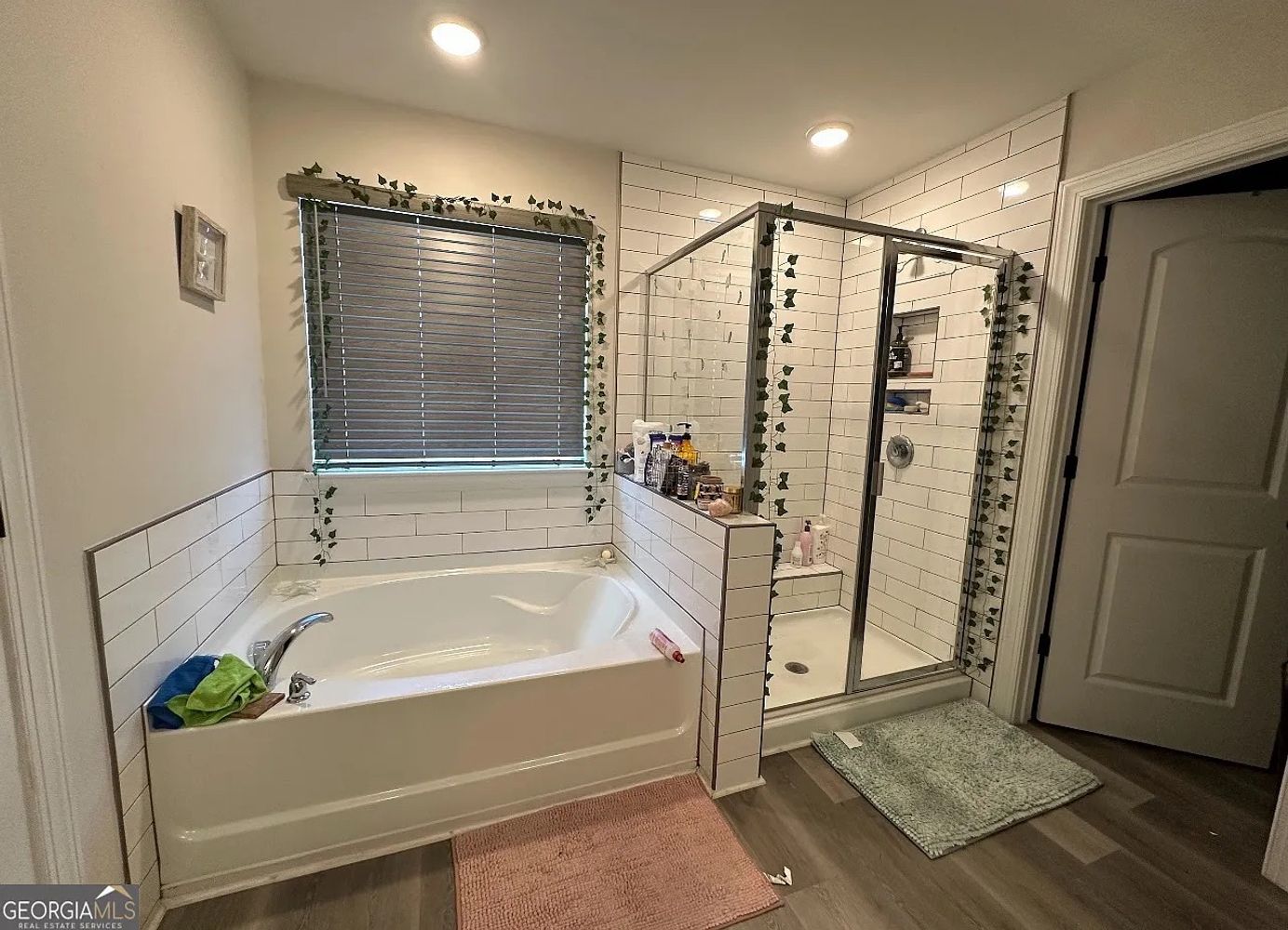 Benjamin Dr, Flowery Branch GA 30542 on Alcove