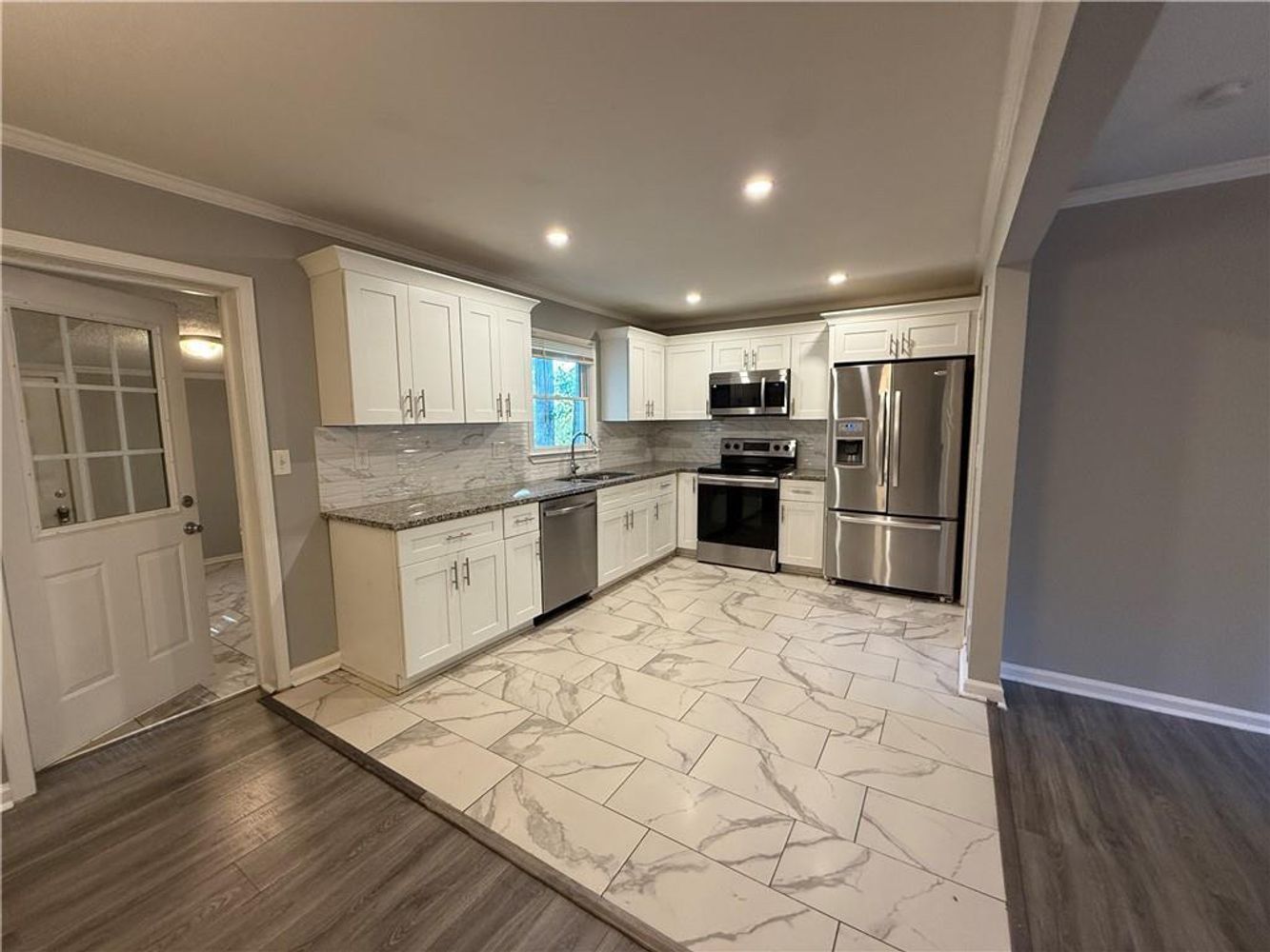 Carolyn Dr SW, Stone Mountain 30087 on Alcove