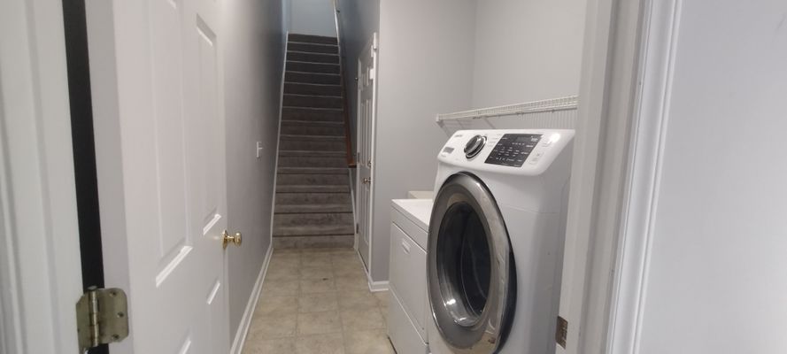 Abby Knoll Dr listing photo