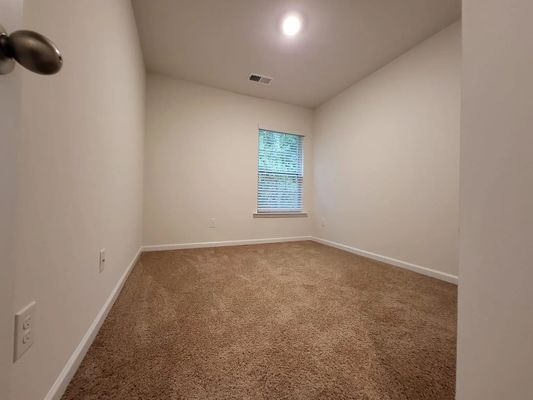 Guildford Hill Ln, Charlotte, NC listing photo