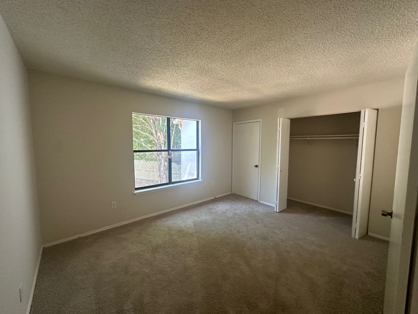 Co-living rooms at Huntingdon Chase, Atlanta GA 30350 on Alcove