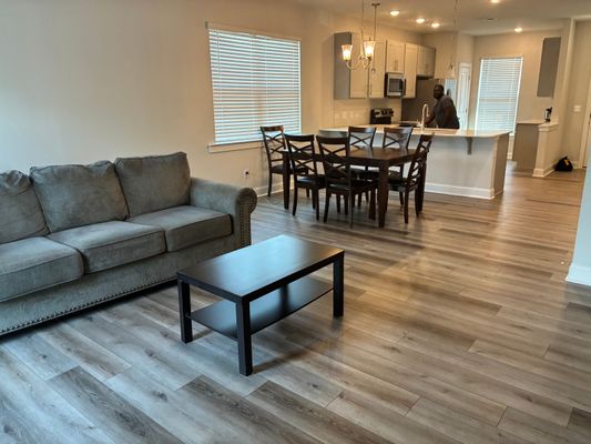 Old Grove Ln listing photo