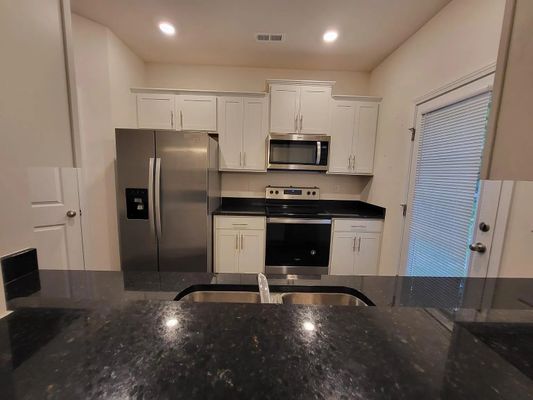 Guildford Hill Ln, Charlotte, NC listing photo