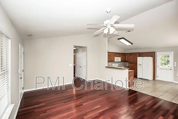S Ridge Ave listing photo