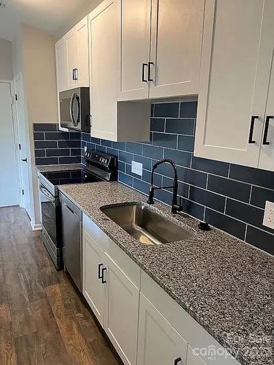 Meadow Rose Ln, Charlotte, NC listing photo