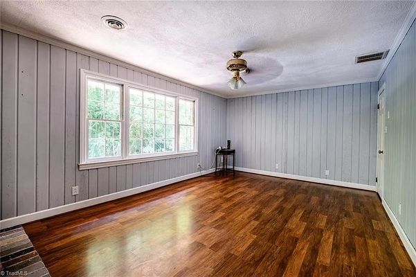 Kinnamon Rd listing photo