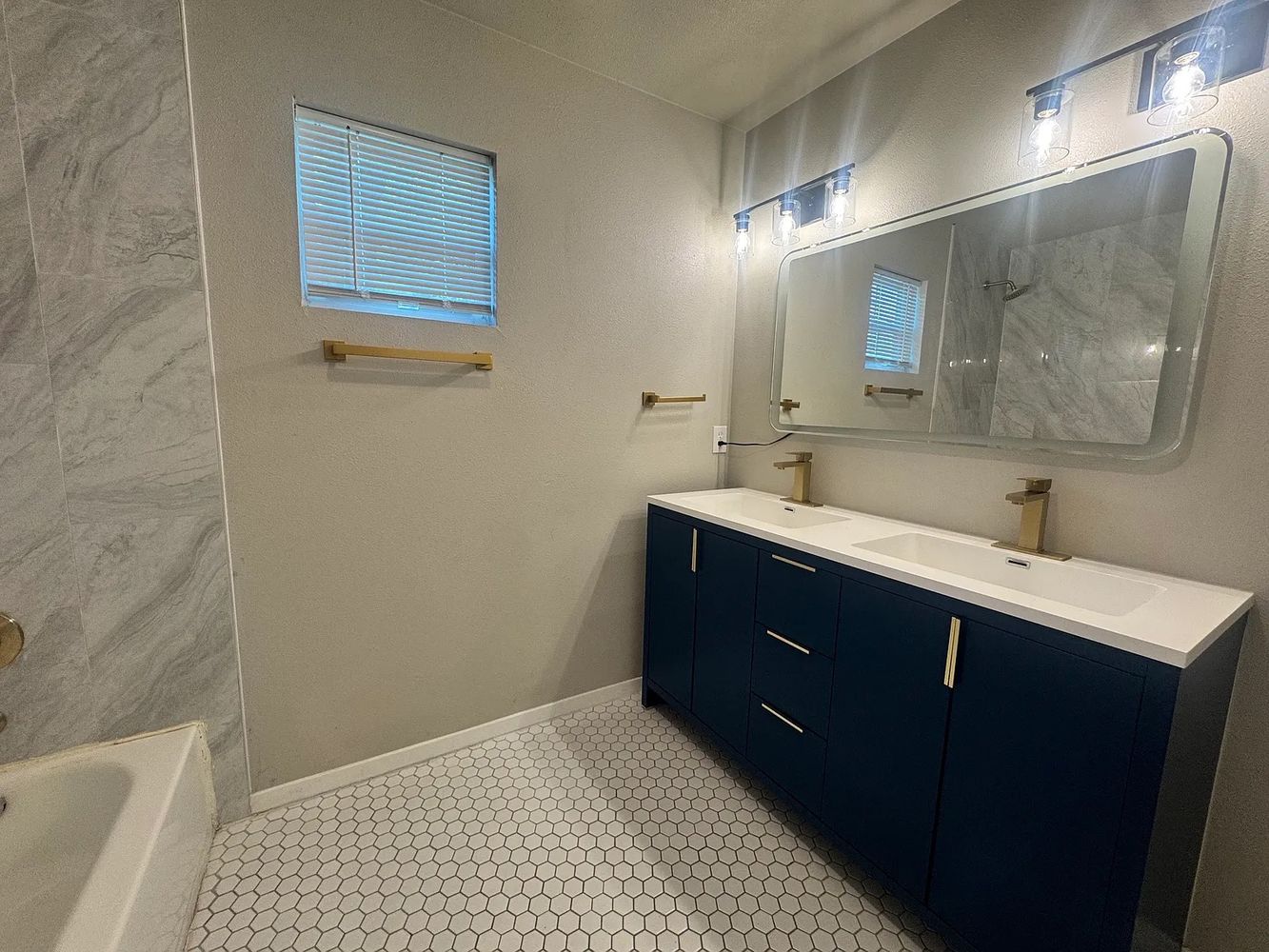 Cross St, Dallas TX 75210 on Alcove