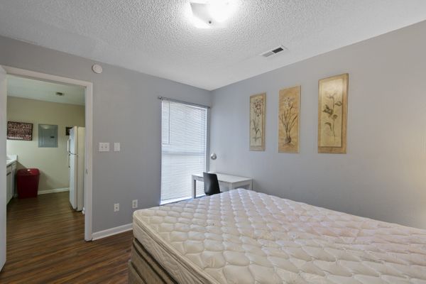 University Ct, Raleigh, NC listing photo