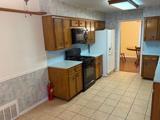 Magic Hill Dr listing photo