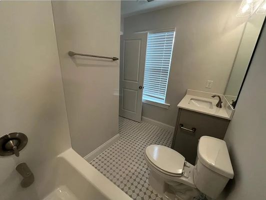 Old Grove Ln listing photo