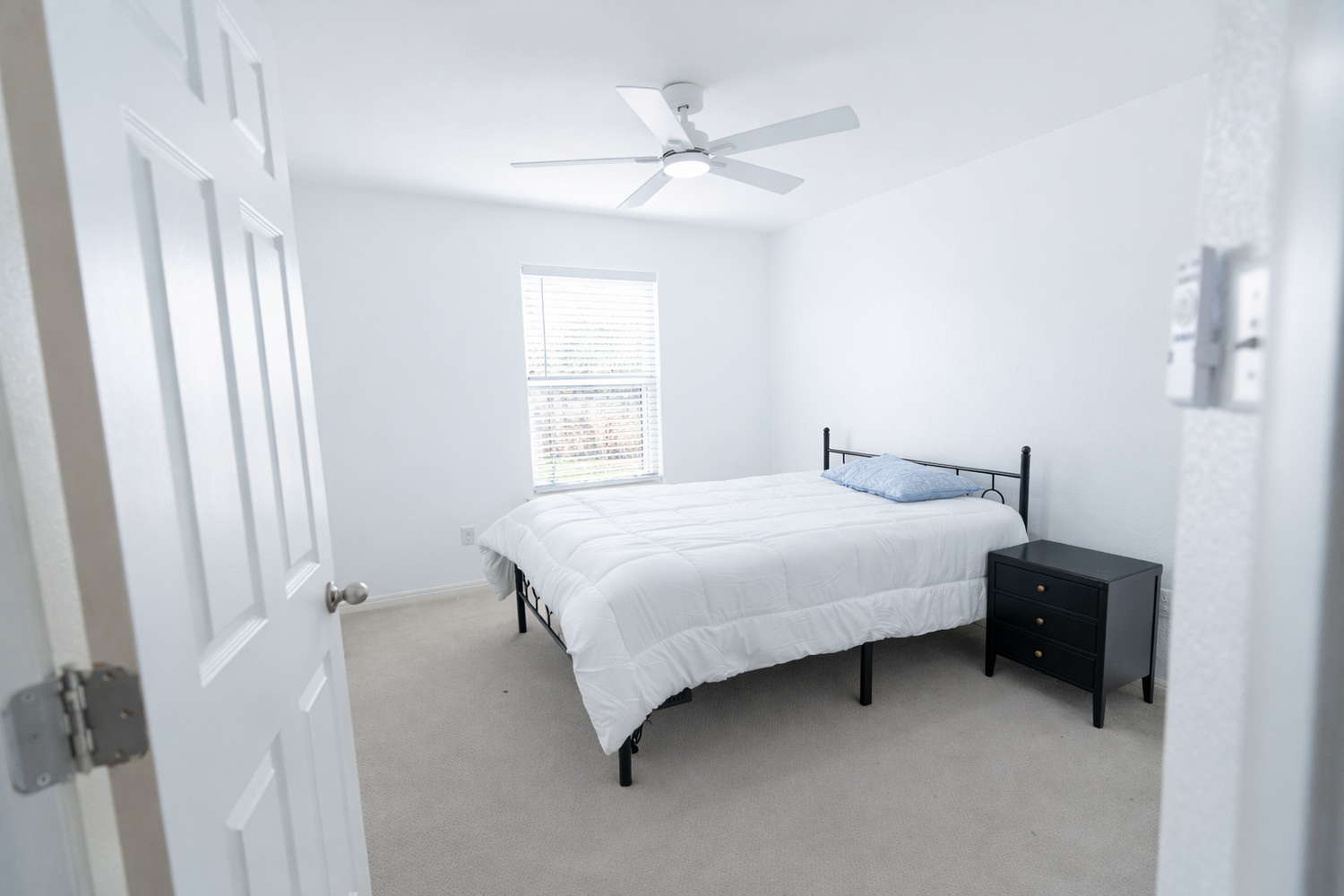 Co-living rooms at Red Bud Ridge Ln, Austin TX 78744 on Alcove