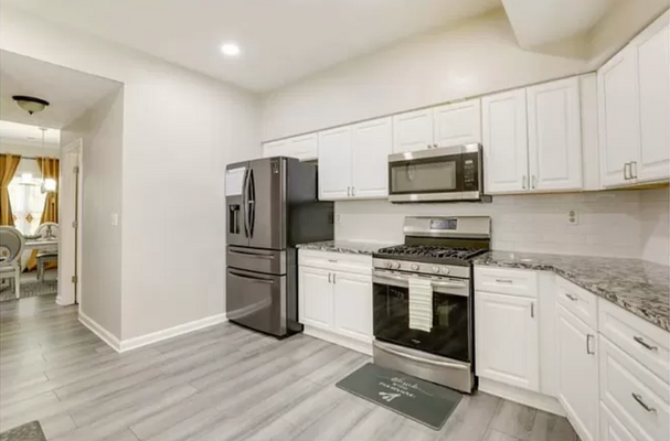 Woodstone Dr listing photo