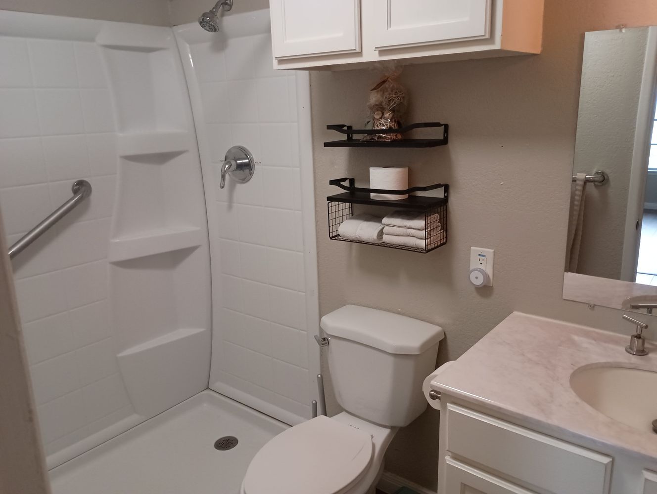 Co-living rooms at N PanAm Expy, San Antonio TX 78208 on Alcove