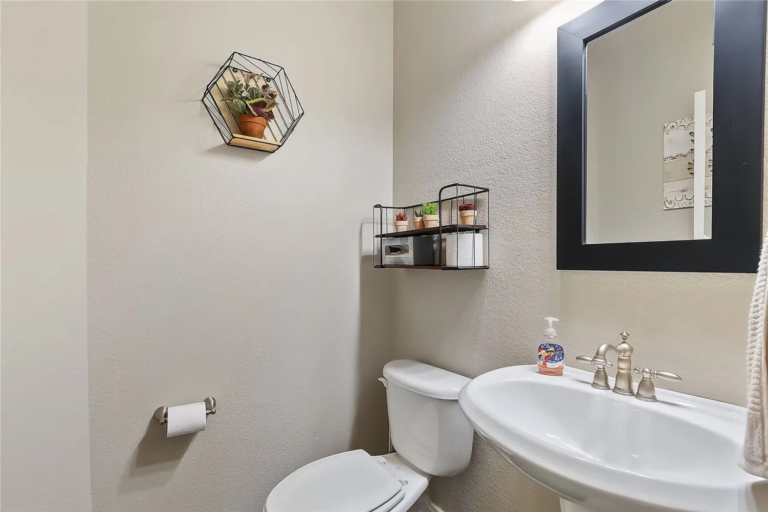 Chase Ln, Irving TX 75063 on Alcove