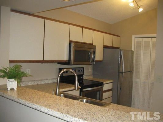 Sunpointe Dr listing photo