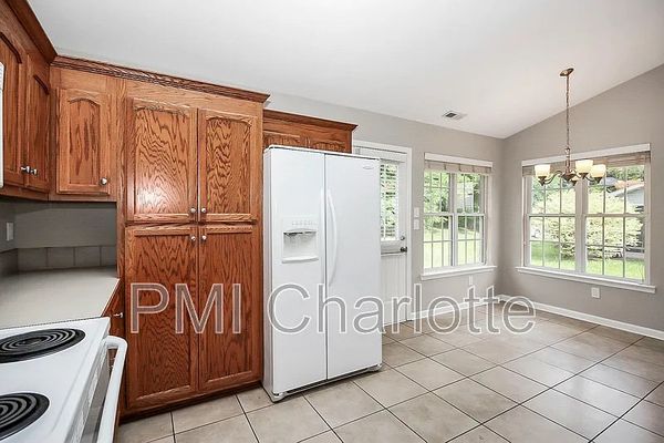 S Ridge Ave listing photo