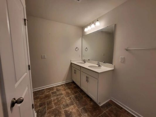 Guildford Hill Ln, Charlotte, NC listing photo